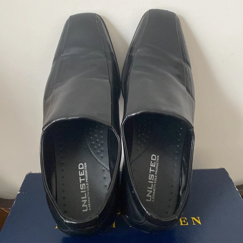 14;09 - Kenneth Cole Unlisted Slip on Loafers